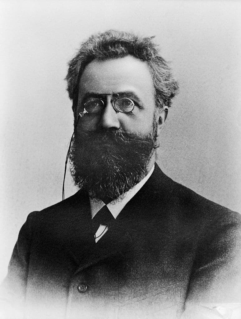 Black-and-white portrait of Hermann Ebbinghaus, a bearded man with glasses.