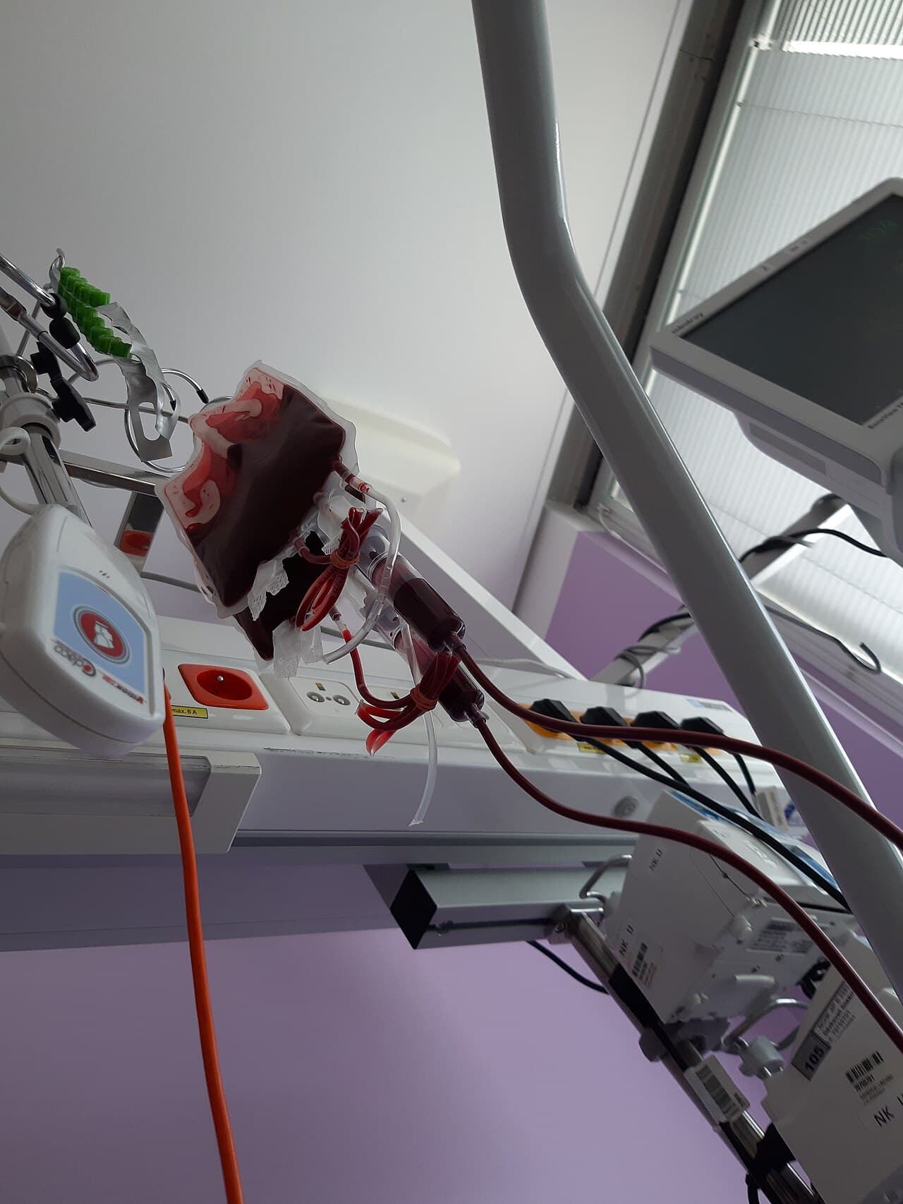 Une poche de sang stockée pour une transfusion